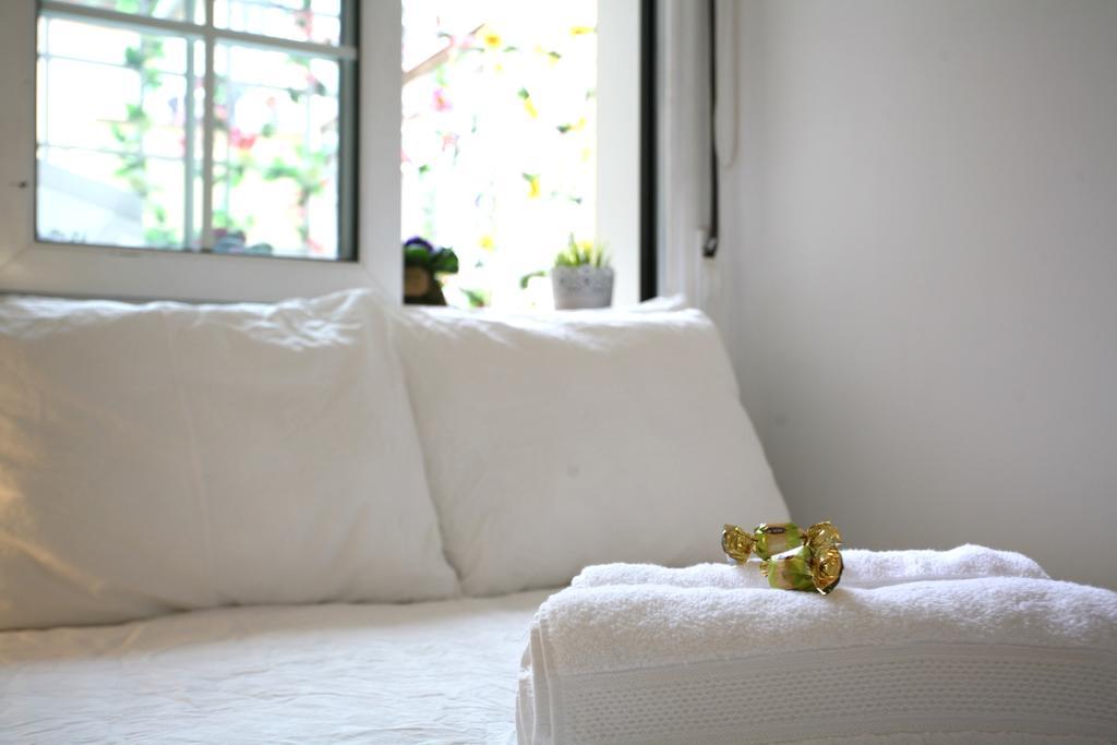 Ferienwohnung Enric Granados 17 Barcelona Zimmer foto